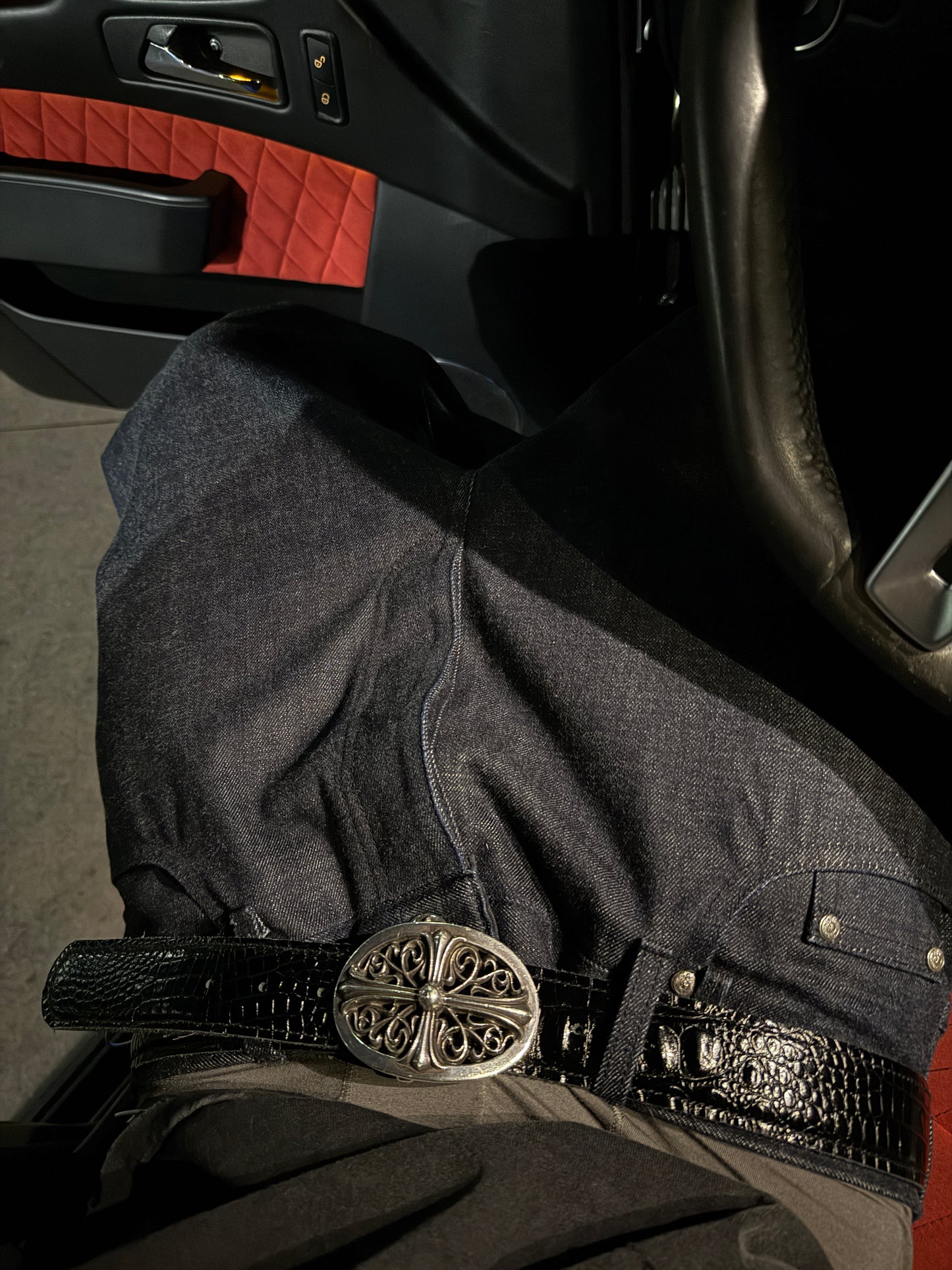 Black Gator Strap